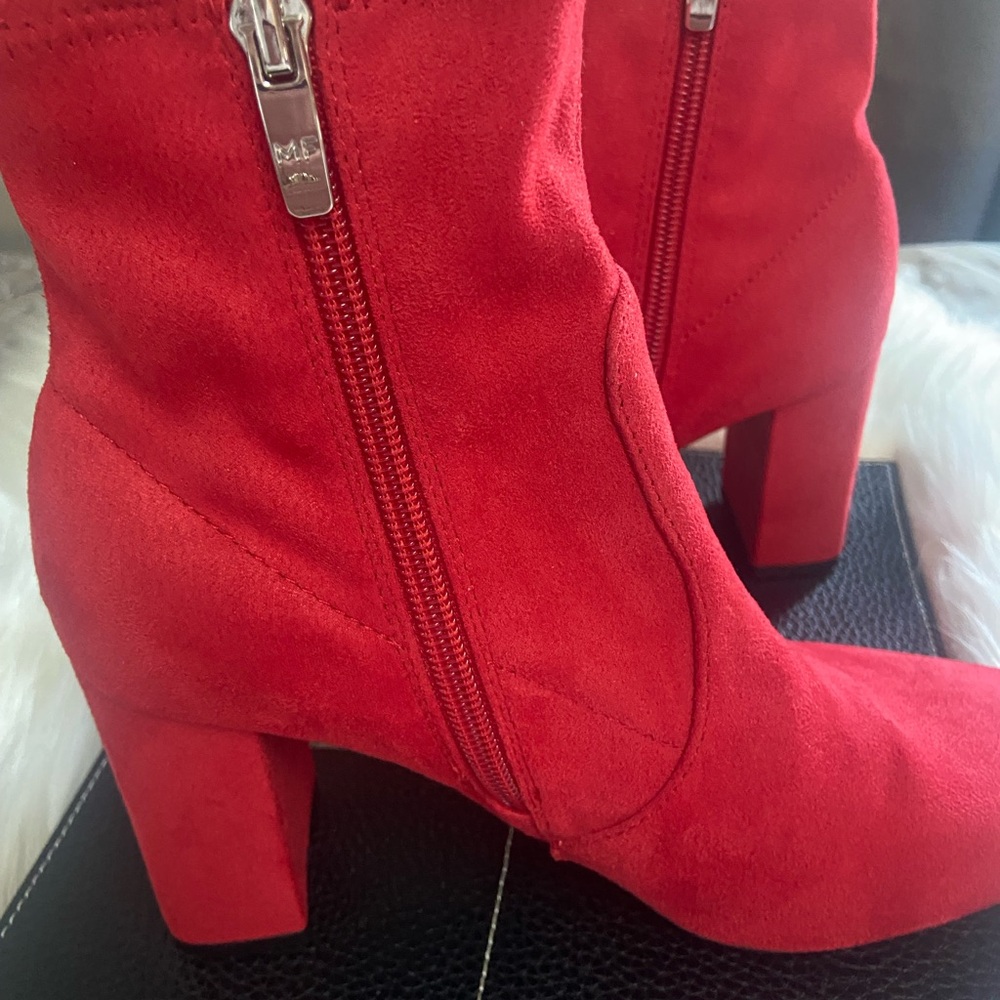 Marc Fisher Sz 6 Vibrant Red women’s short faux suede boots - Picture 4 of 8
